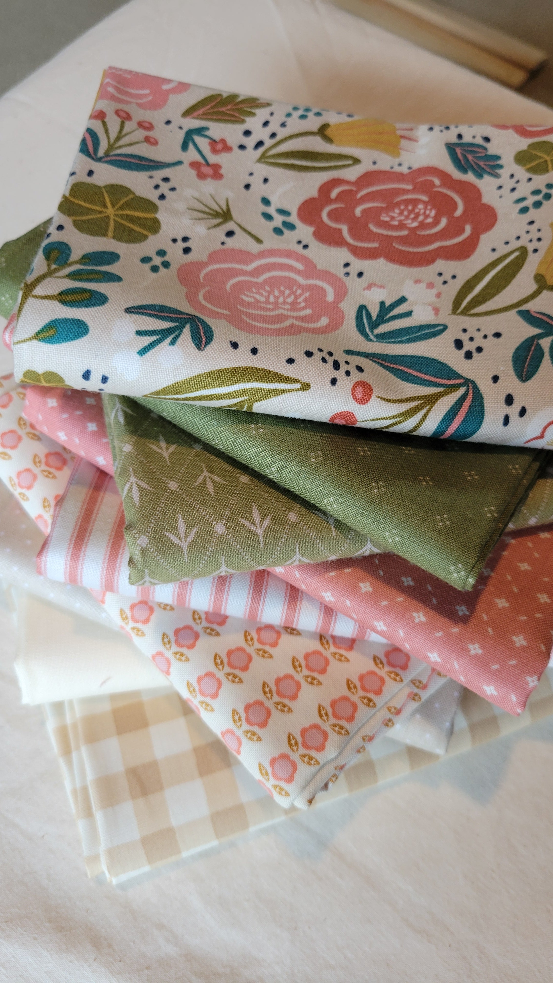 9 Fat Quarters / Petal & Moss